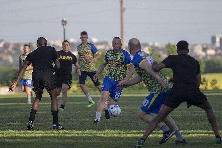 5-1！欧洲内战变惨案：FIFA第8终迎首胜 利物浦大将7分钟梅开二度｜竞技宝官网首页（封面配图）